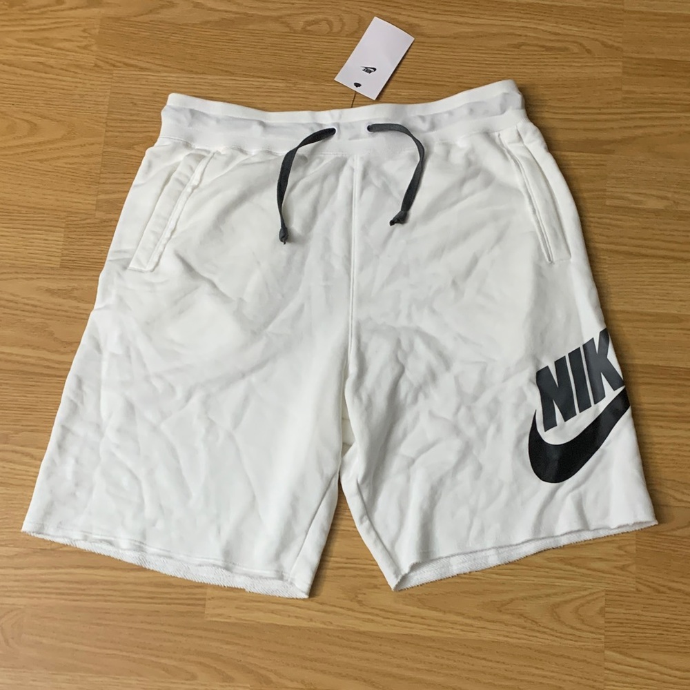 Nike Alumni French Terry White Athletic Shorts Size Medium Men’s